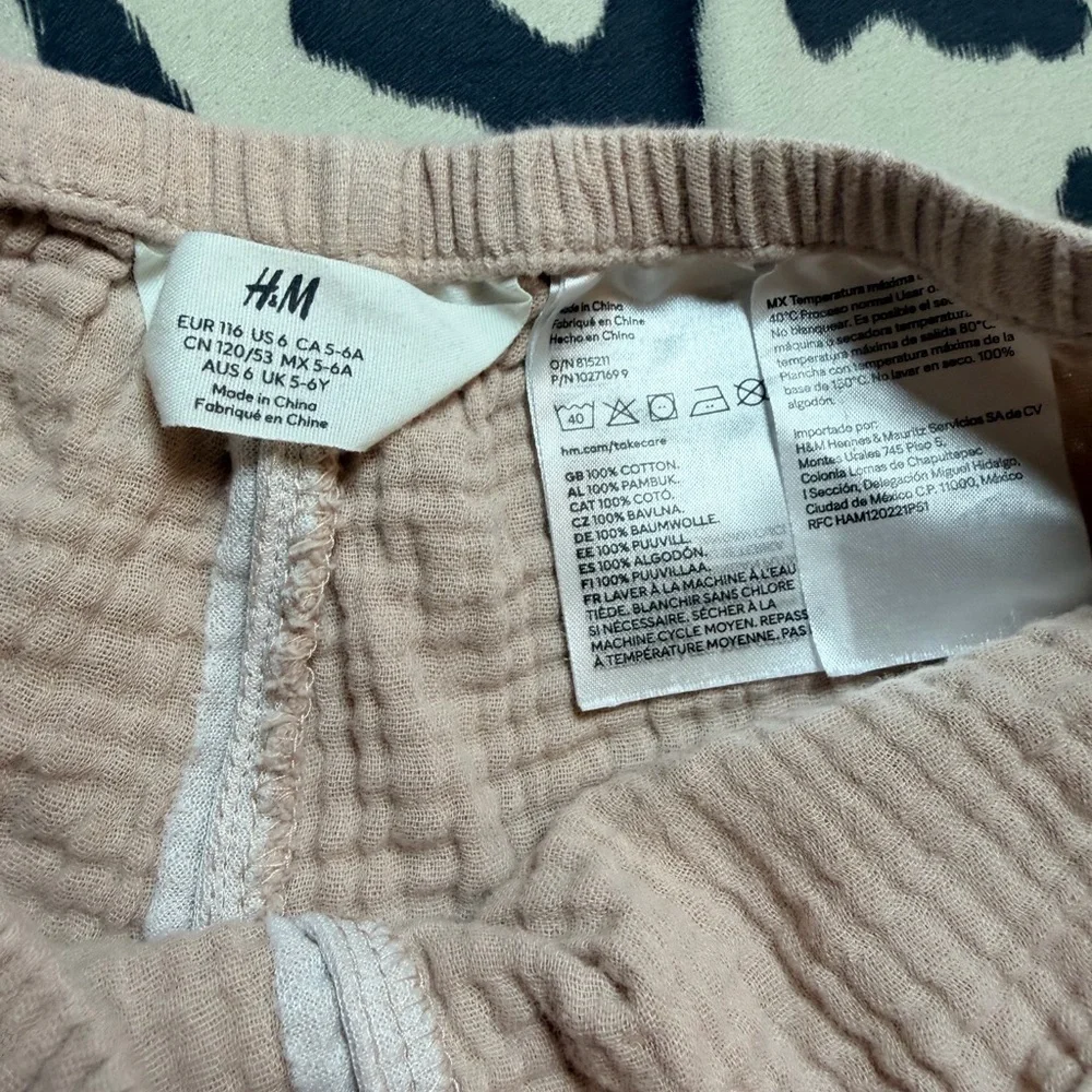 Girls H&M 2-piece cotton muslin set Size 6 ☁️